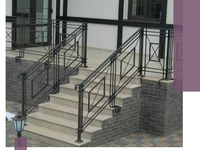 Перила для крыльца в Воткинске — монтаж, изготовление и установка